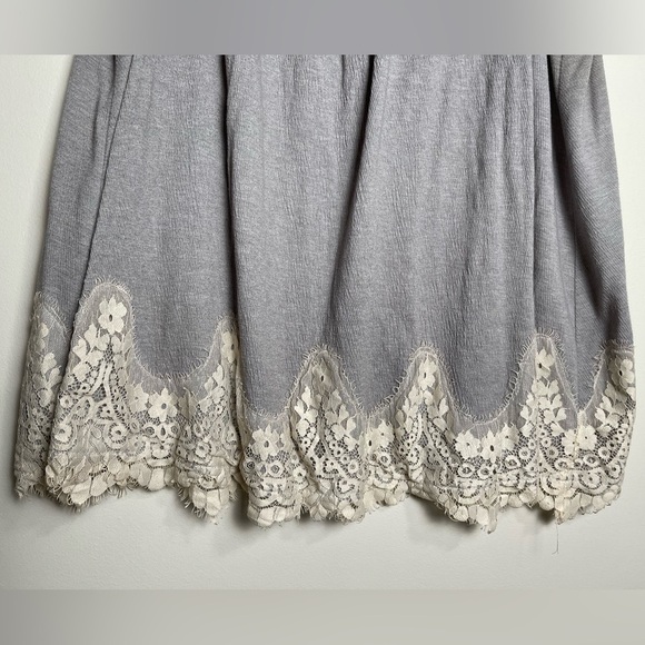 Umgee Women's Keyhole Tank - Picture 6 of 10